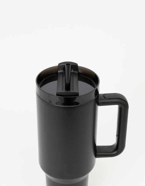 Vaso metálico con asa