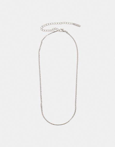 Collar de metal