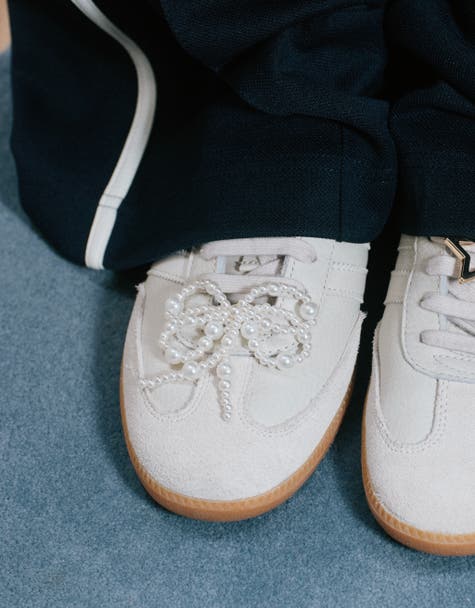 Moño de perlas  para los cordones